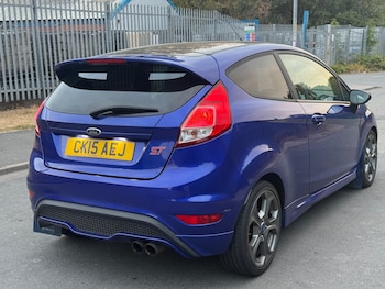 Used Ford Fiesta 2015 for sale - 79552358: Photo