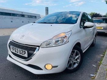 Used Peugeot 208 2013 for sale - 78067108: Photo