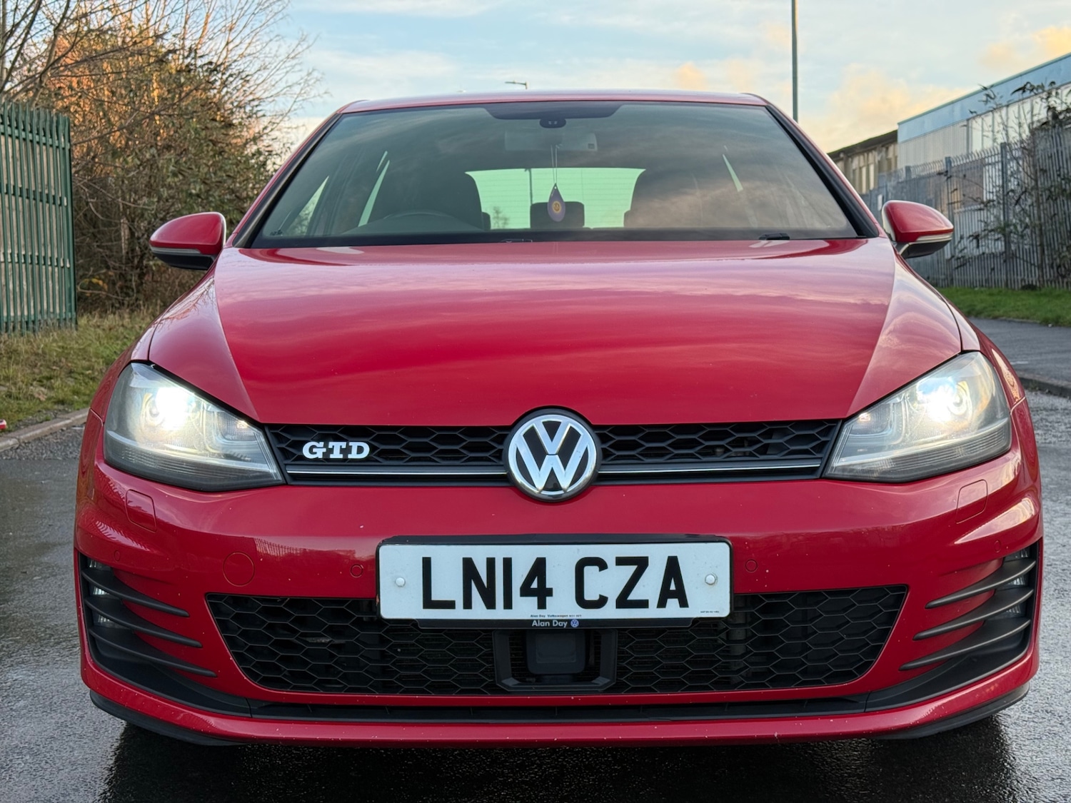 Used Volkswagen Golf 2014 for sale - 76931140: Photo 2