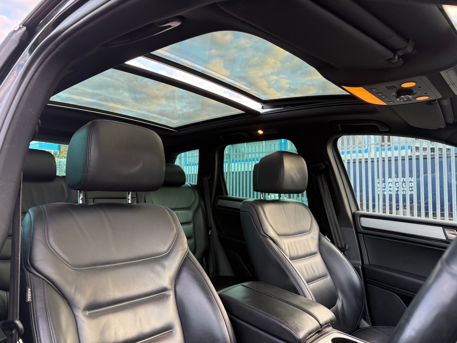 Used Volkswagen Touareg 2011 for sale - 76058323: Photo 10