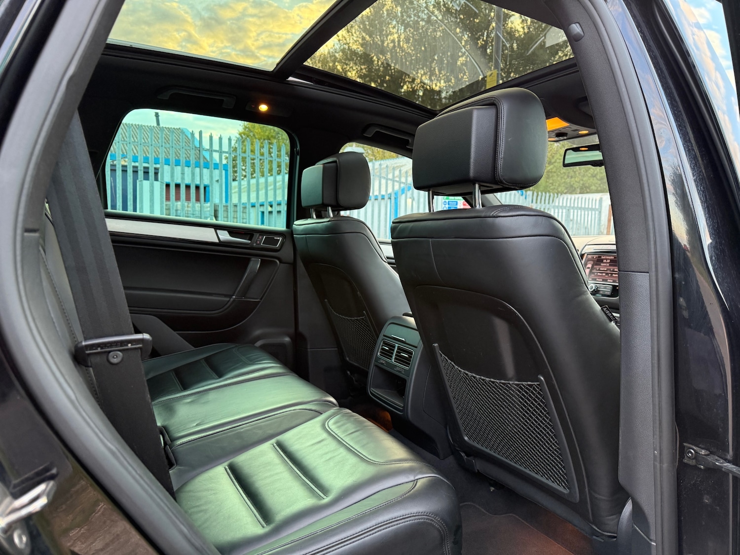 Used Volkswagen Touareg 2011 for sale - 76058323: Photo 11