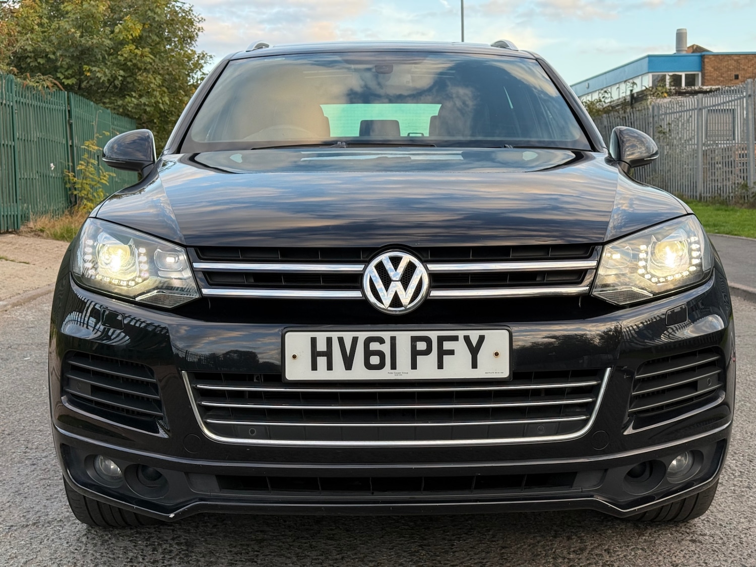 Used Volkswagen Touareg 2011 for sale - 76058323: Photo 2