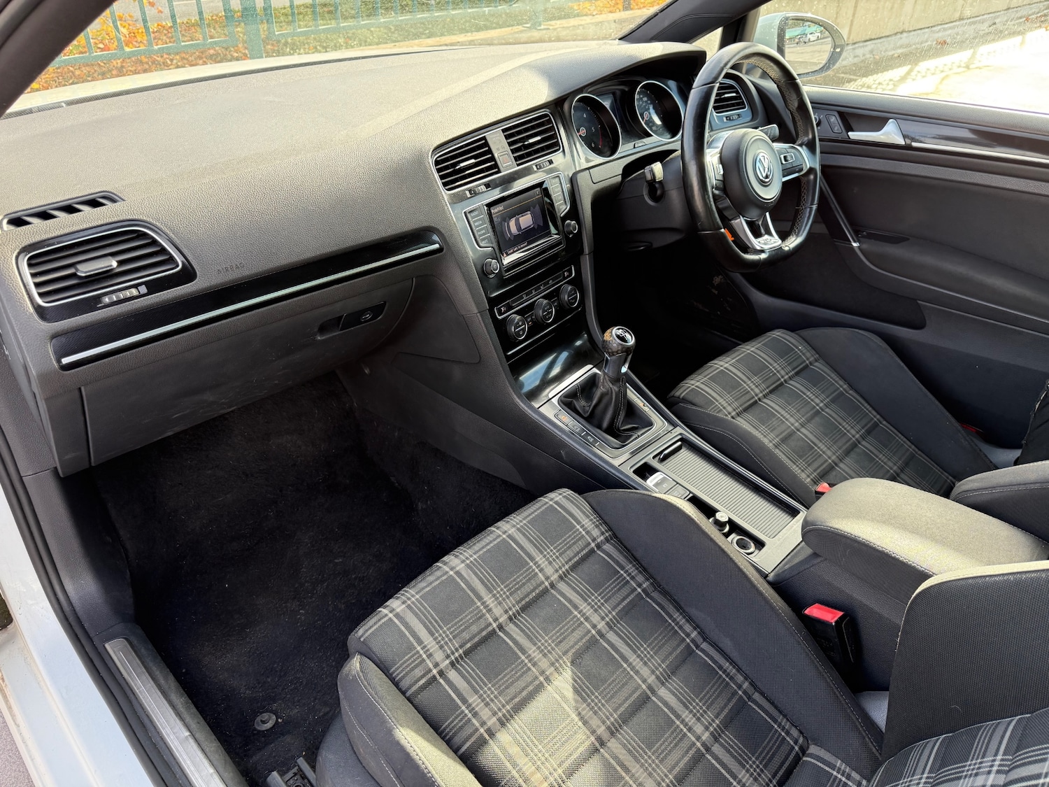 Used Volkswagen Golf 2014 for sale - 76319657: Photo 9