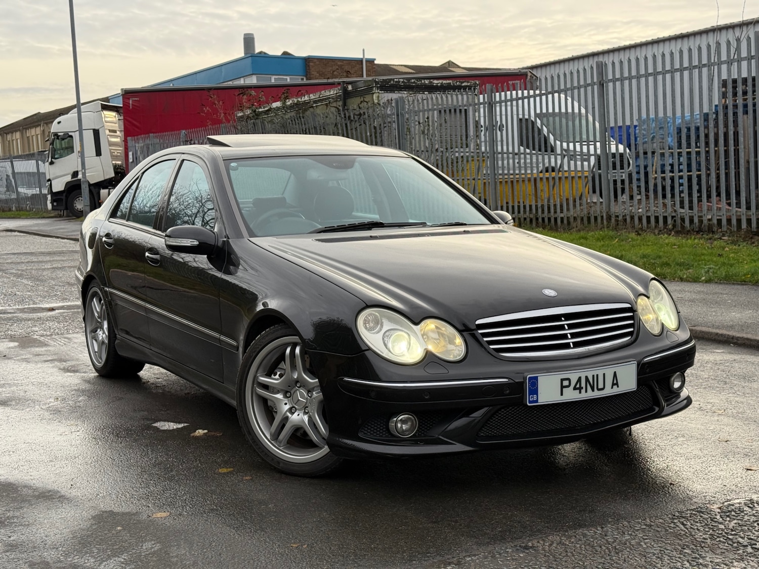 Used Mercedes-Benz C Class 2005 for sale - 76536349: Photo 3