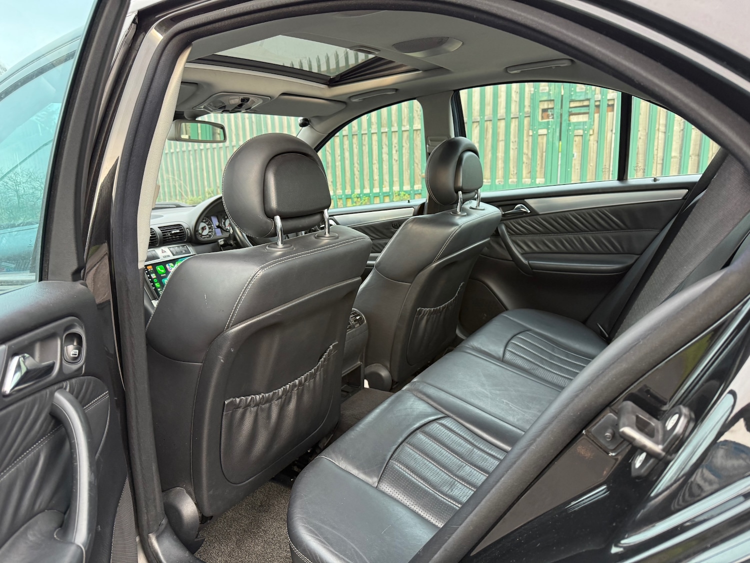 Used Mercedes-Benz C Class 2005 for sale - 76536349: Photo 9