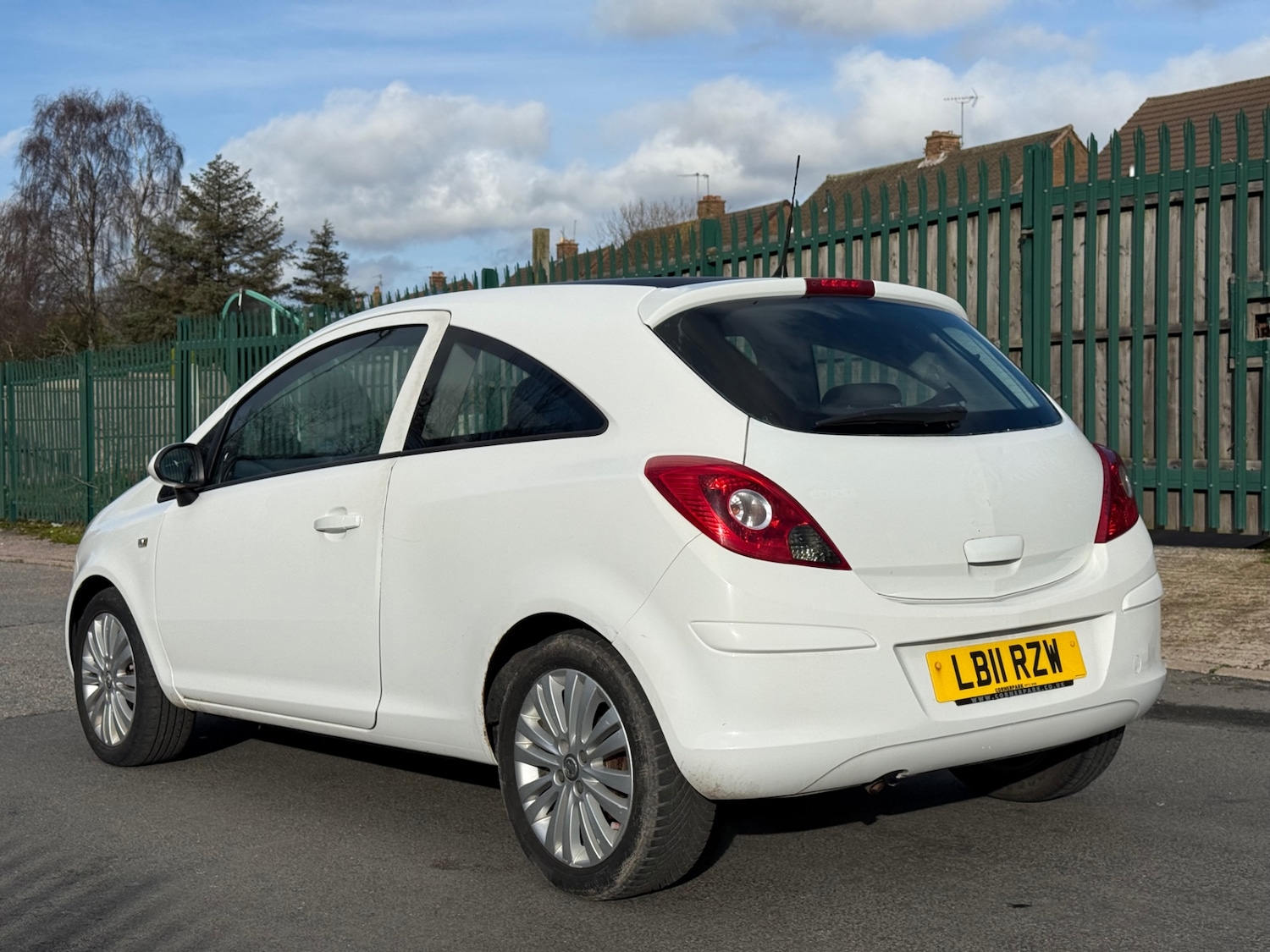 Used Vauxhall Corsa 2011 for sale - 77303347: Photo 4