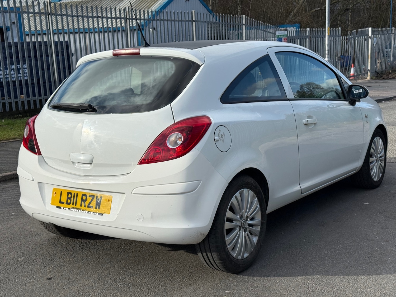 Used Vauxhall Corsa 2011 for sale - 77303347: Photo 6