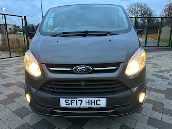 Used Ford Tourneo Custom 2017 for sale - 76525843: Photo