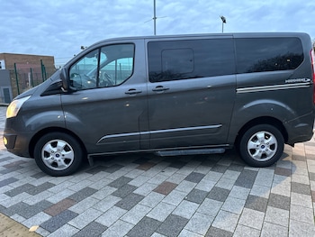 Used Ford Tourneo Custom 2017 for sale - 76525843: Photo