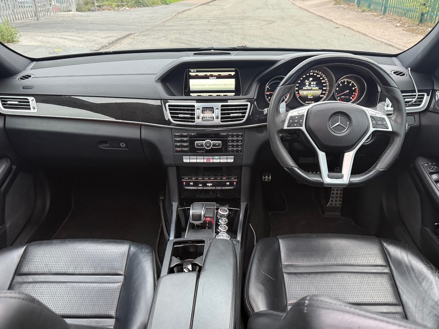 Used Mercedes-Benz E-Class 2014 for sale - 76082943: Photo 9