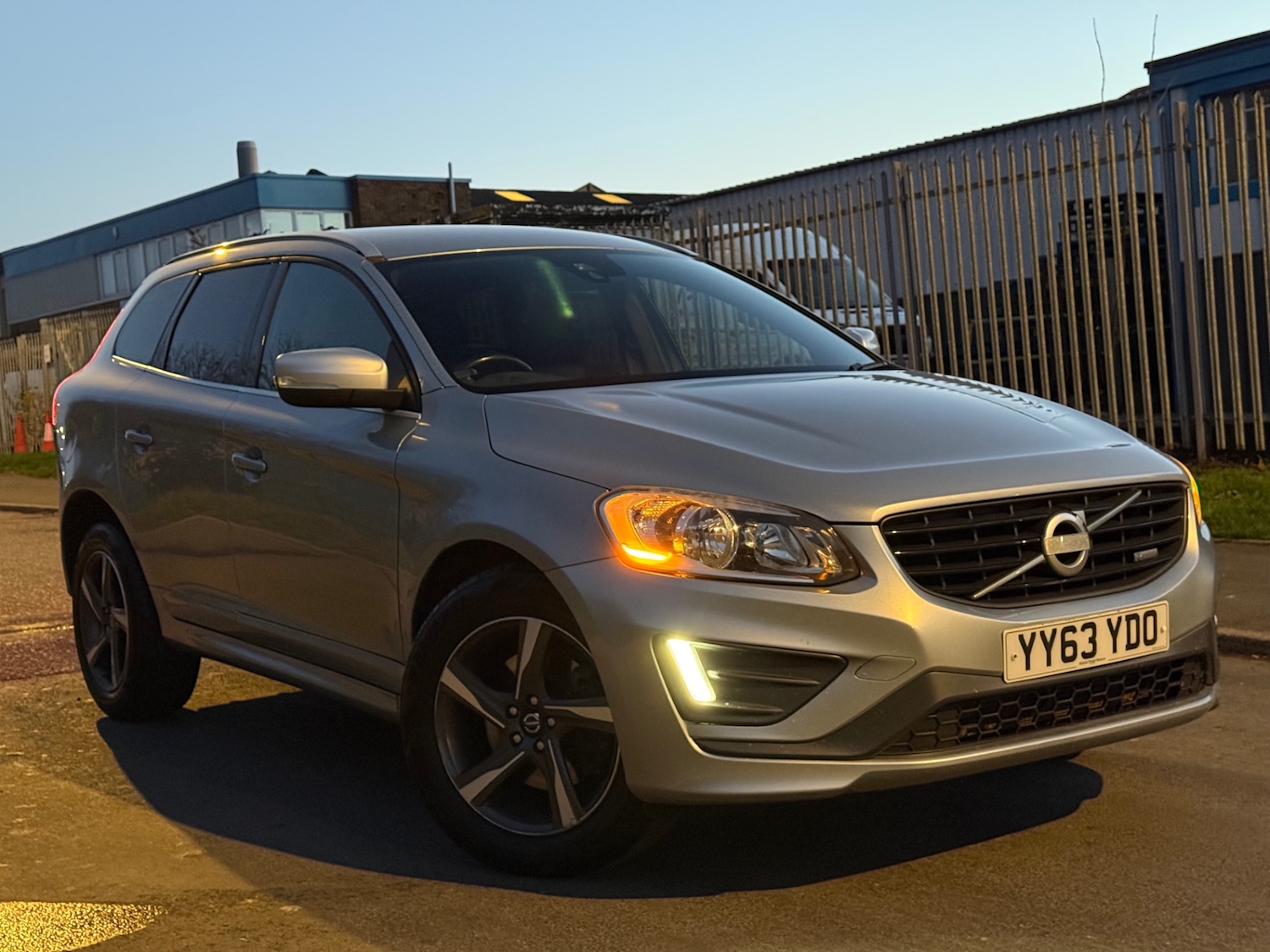 Used Volvo XC60 2014 for sale - 76627273: Photo 3