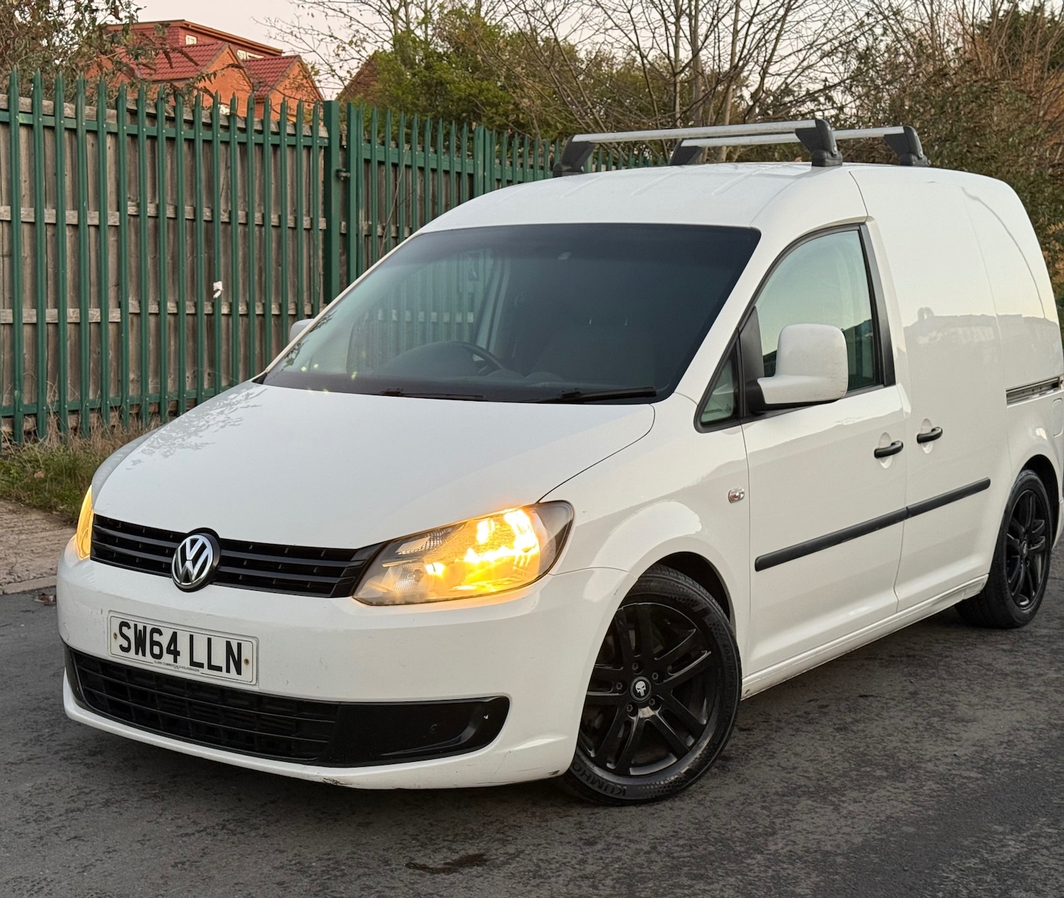 Used Volkswagen Caddy 2015 for sale - 76699715: Photo 1
