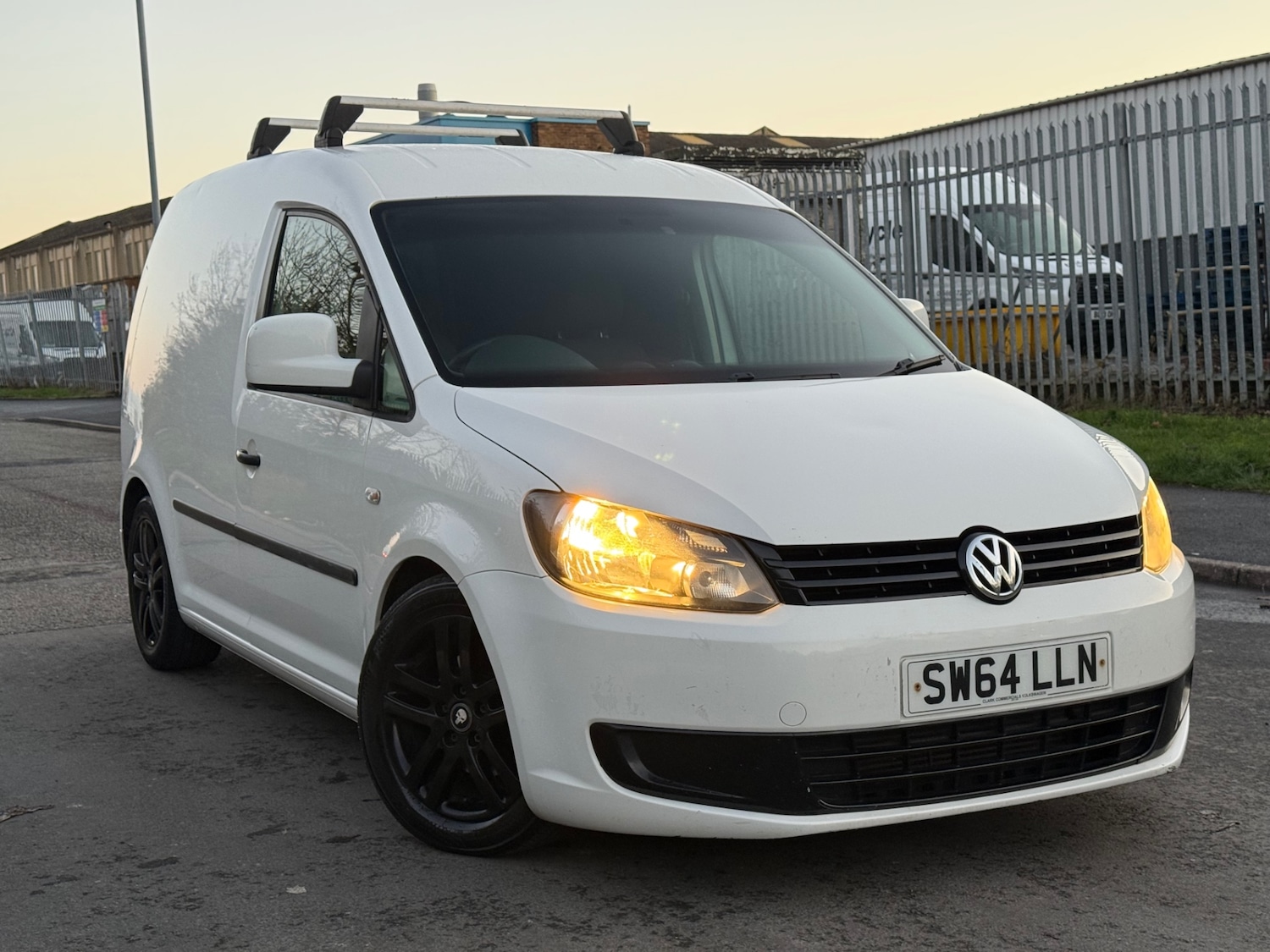 Used Volkswagen Caddy 2015 for sale - 76699715: Photo 3