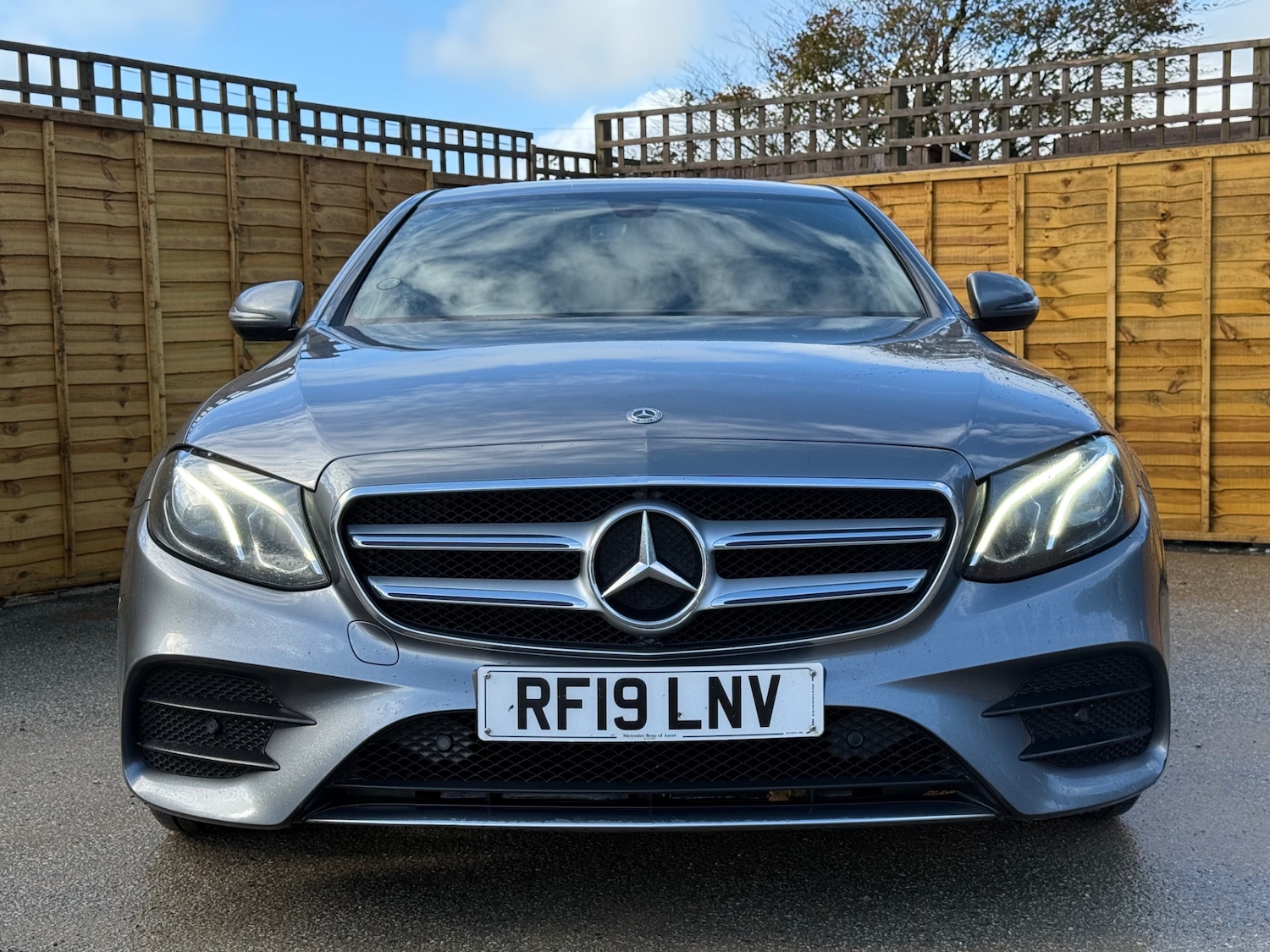 Used Mercedes-Benz E Class 2019 for sale - 76317519: Photo 2