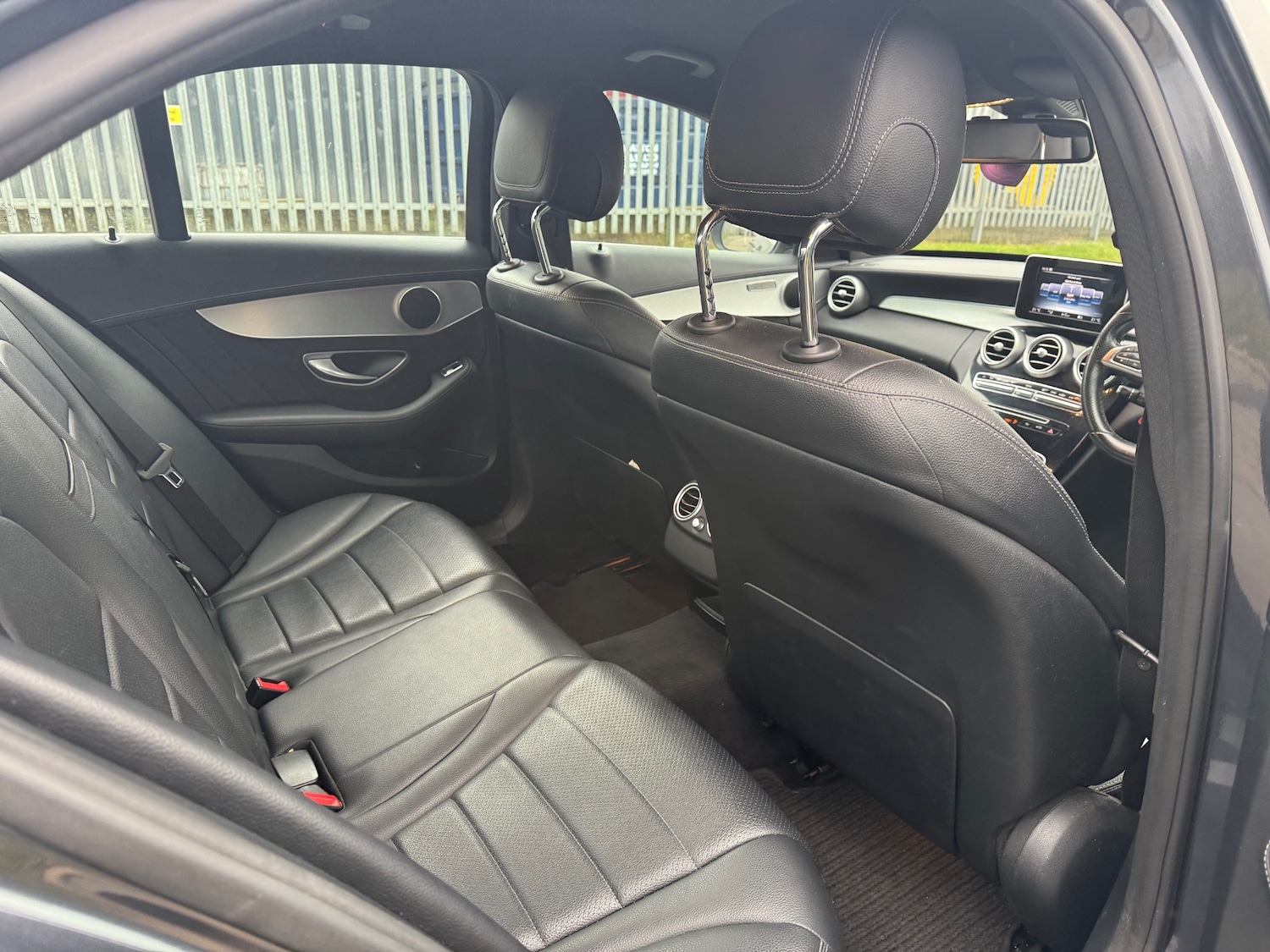 Used Mercedes-Benz C Class 2015 for sale - 77778691: Photo 9