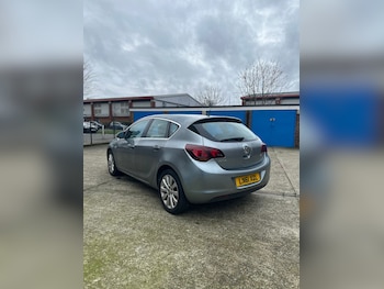 Used Vauxhall Astra 2011 for sale - 77632539: Photo