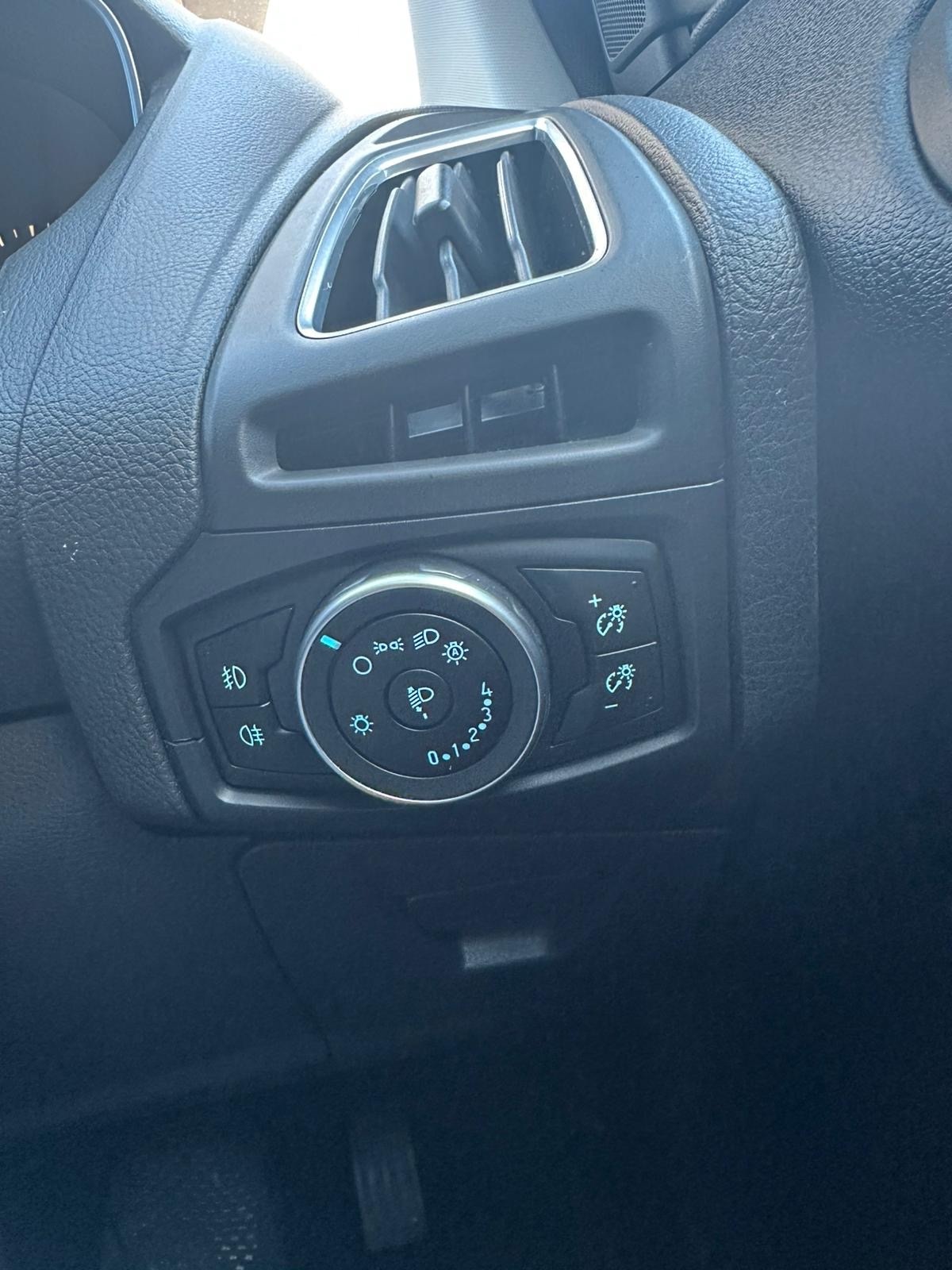 Used Ford Focus 2016 for sale - 76670817: Photo 16