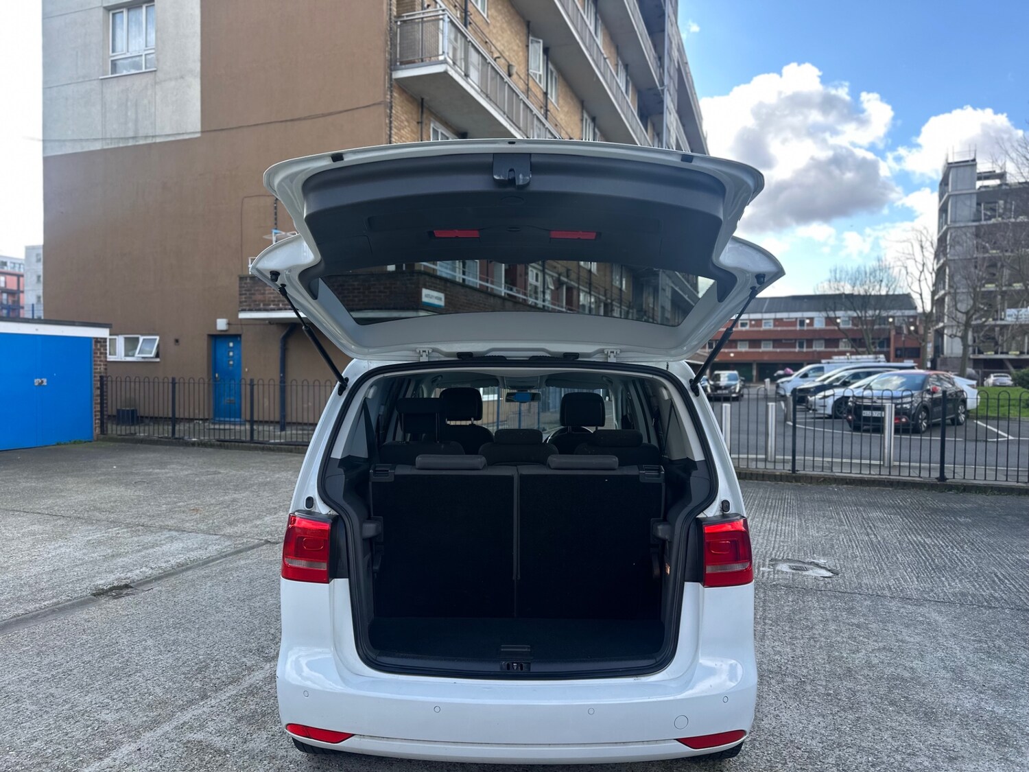 Used Volkswagen Touran 2015 for sale - 77977369: Photo 10