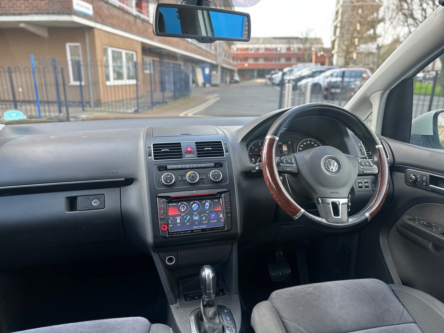 Used Volkswagen Touran 2015 for sale - 77977369: Photo 11