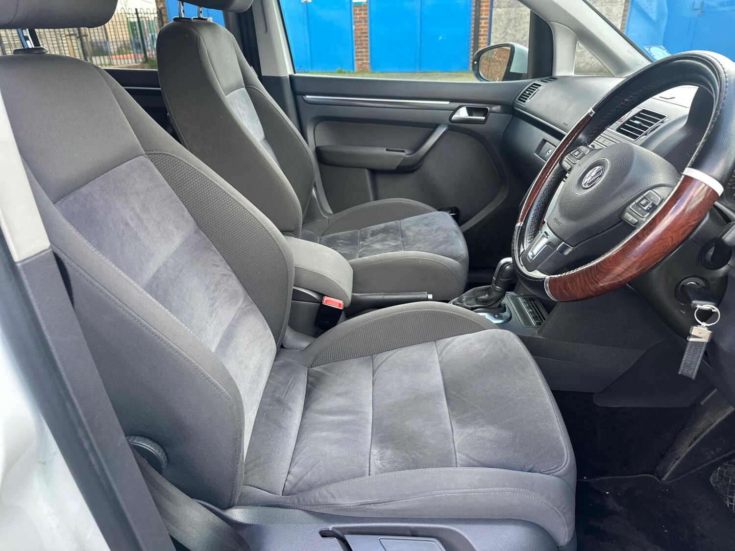 Used Volkswagen Touran 2015 for sale - 77977369: Photo 12