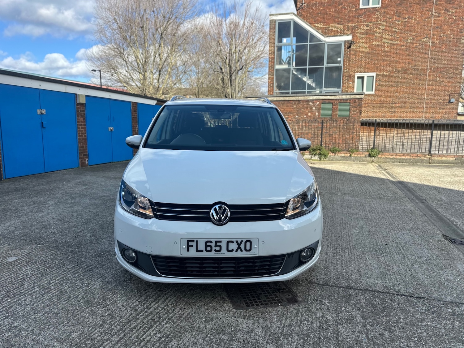 Used Volkswagen Touran 2015 for sale - 77977369: Photo 3