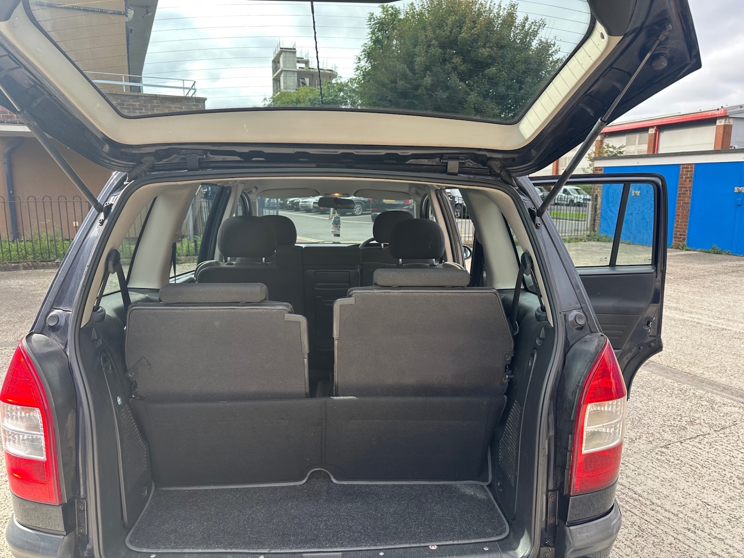 Used Vauxhall Zafira 2003 for sale - 76195893: Photo 10