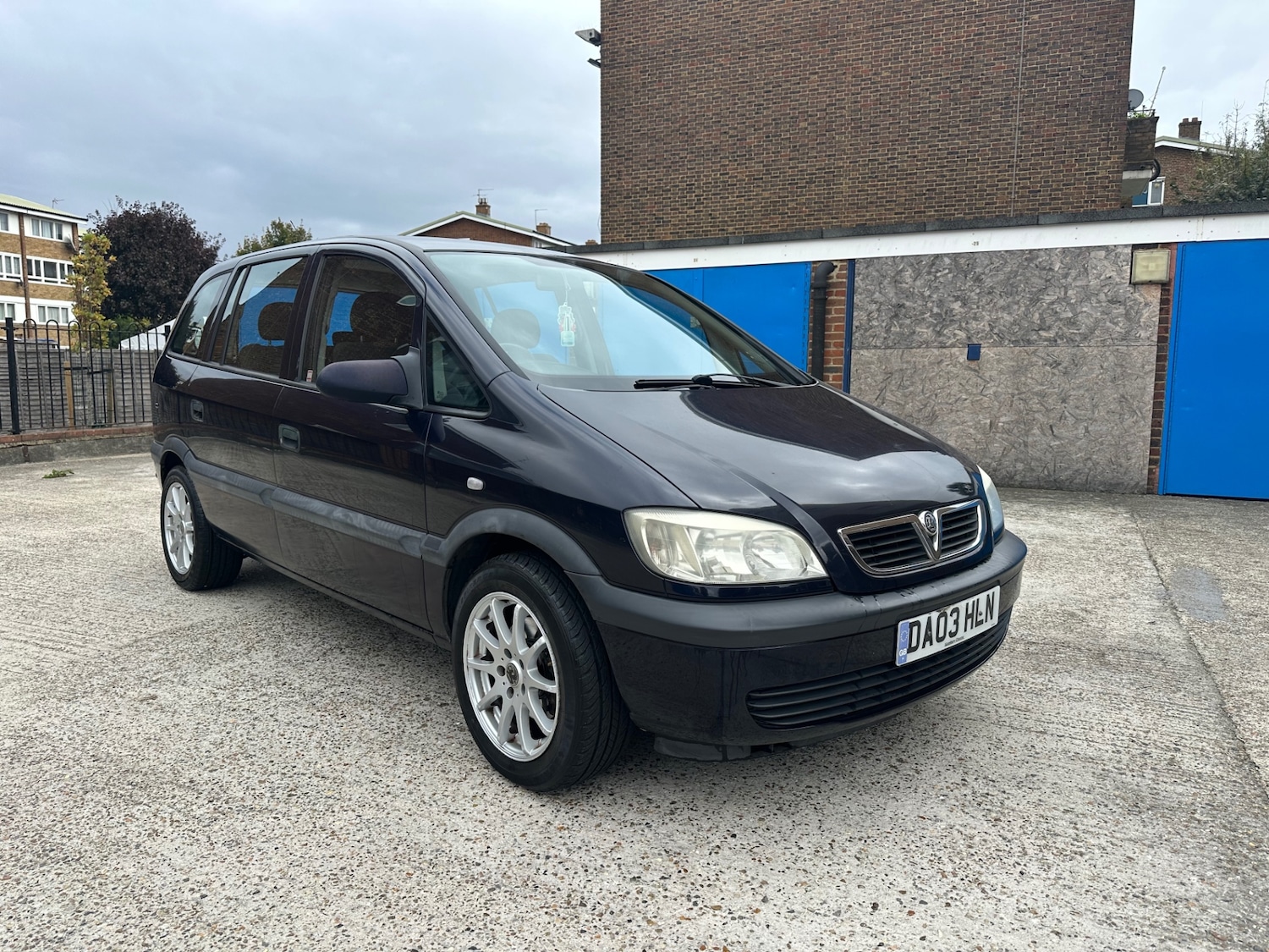 Used Vauxhall Zafira 2003 for sale - 76195893: Photo 2
