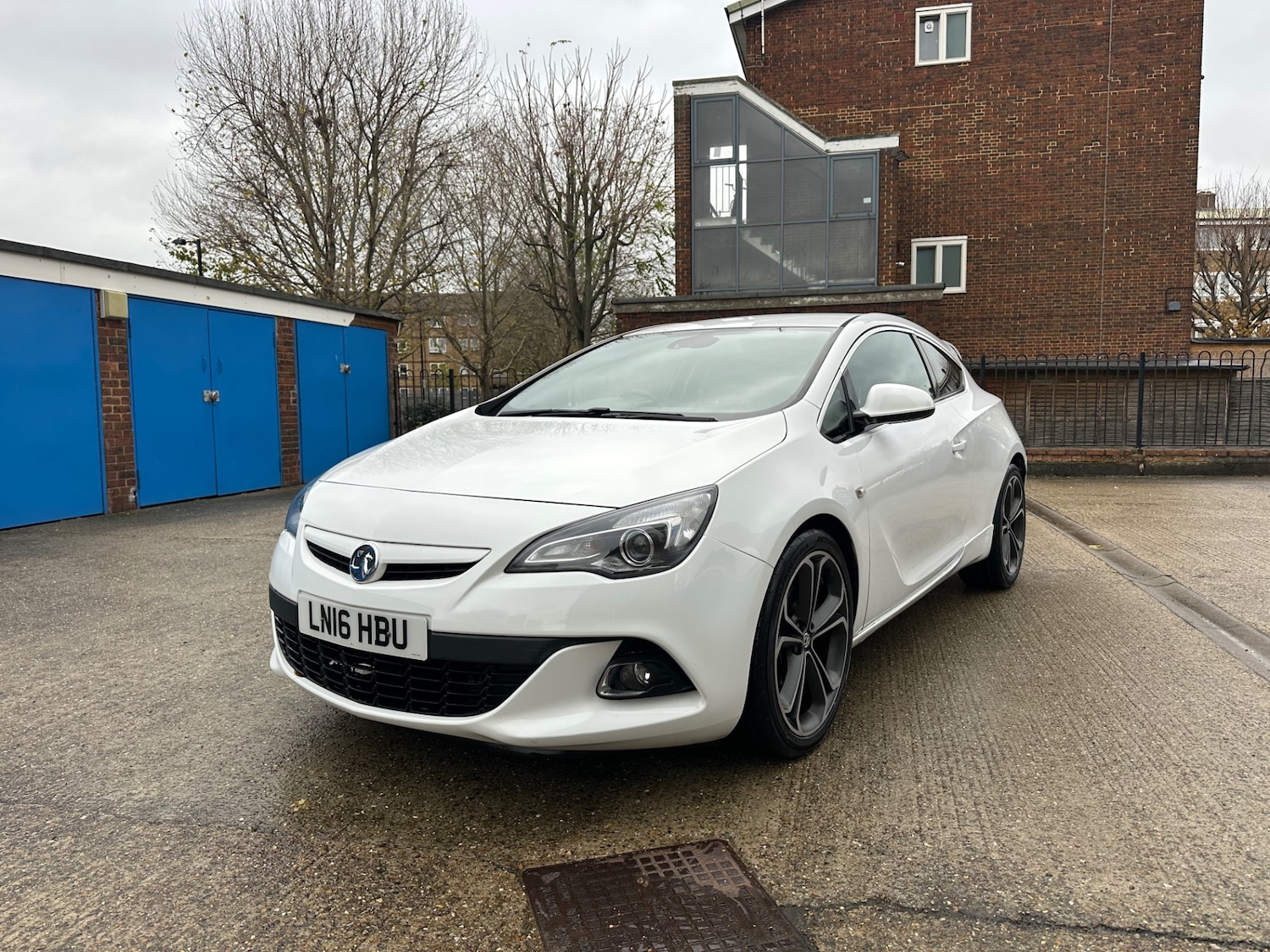 Used Vauxhall Astra GTC 2016 for sale - 76725439: Photo 2