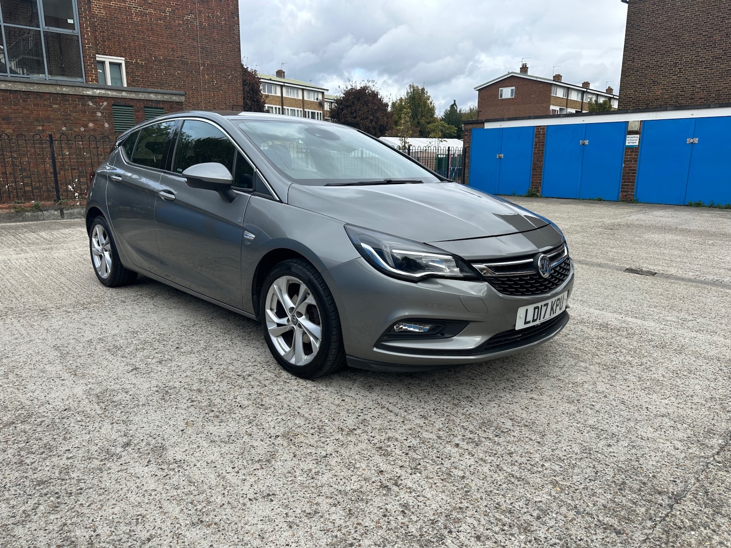 Used Vauxhall Astra 2017 for sale - 76670900: Photo 1