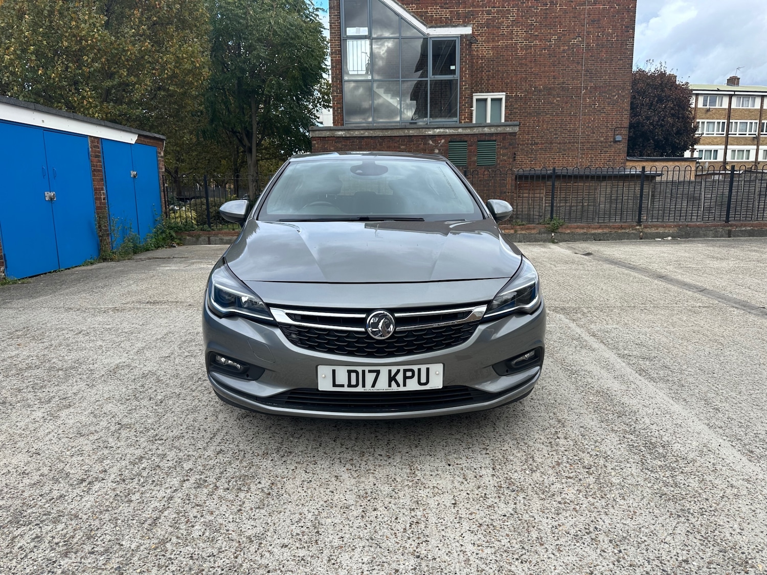 Used Vauxhall Astra 2017 for sale - 76670900: Photo 3