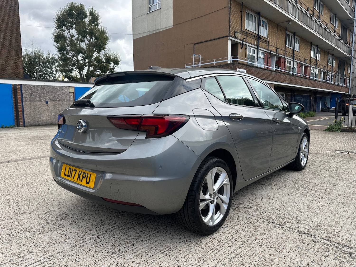 Used Vauxhall Astra 2017 for sale - 76670900: Photo 4