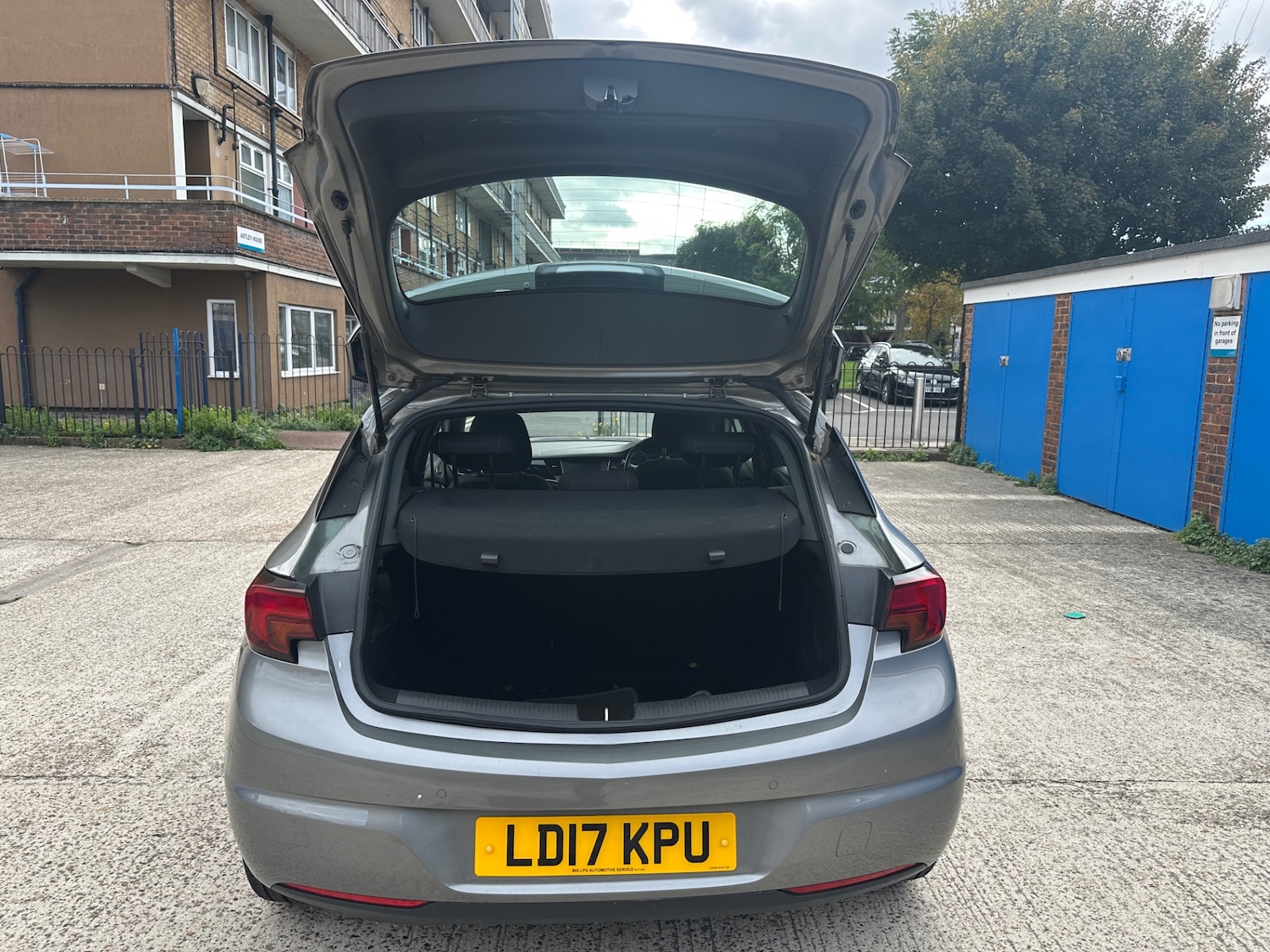 Used Vauxhall Astra 2017 for sale - 76670900: Photo 9