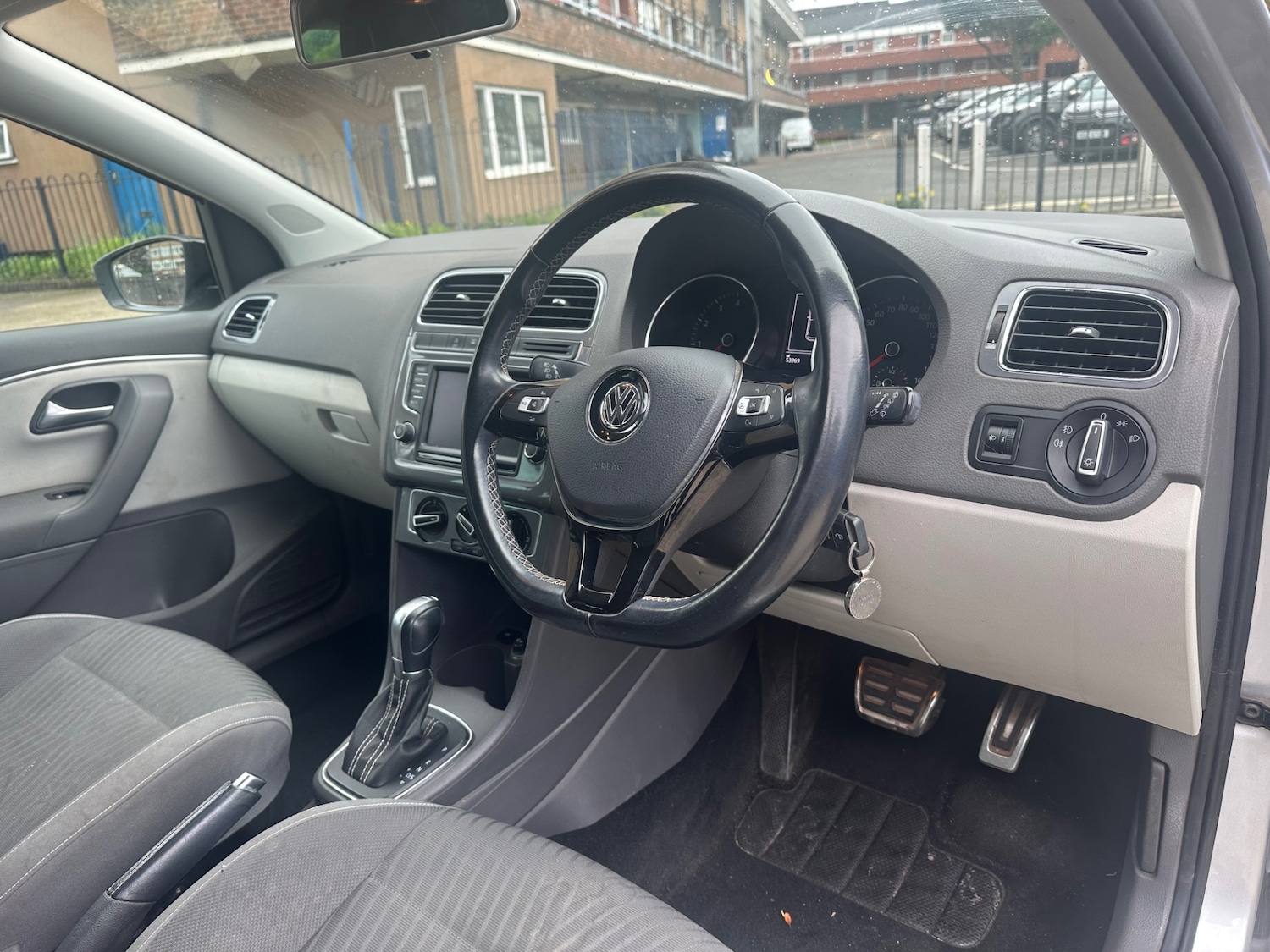 Used Volkswagen Polo 2015 for sale - 76357768: Photo 12