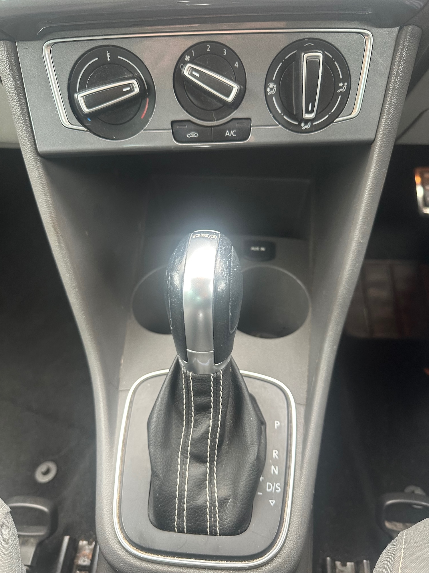 Used Volkswagen Polo 2015 for sale - 76357768: Photo 17