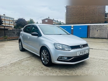 Used Volkswagen Polo 2015 for sale - 76357768: Photo