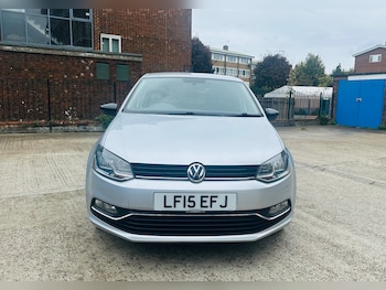 Used Volkswagen Polo 2015 for sale - 76357768: Photo