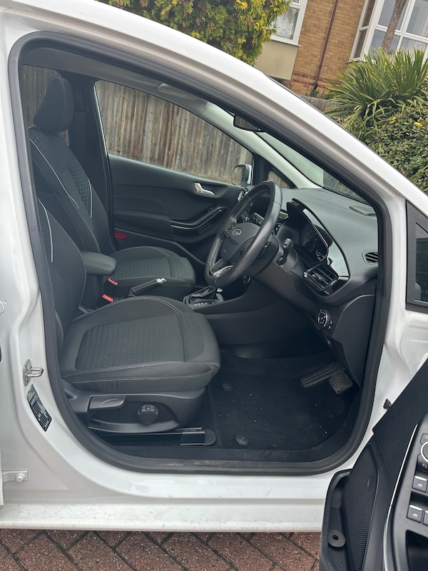 Used Ford Fiesta 2017 for sale - 76315639: Photo 11