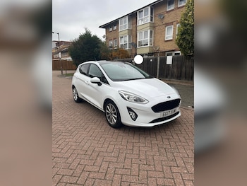 Used Ford Fiesta 2017 for sale - 76315639: Photo 2