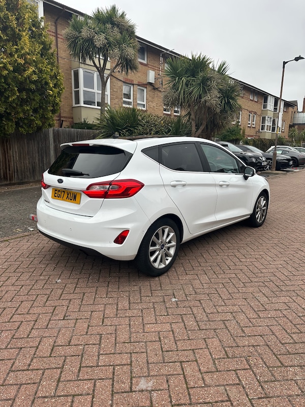 Used Ford Fiesta 2017 for sale - 76315639: Photo 4