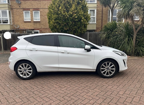 Used Ford Fiesta 2017 for sale - 76315639: Photo 7