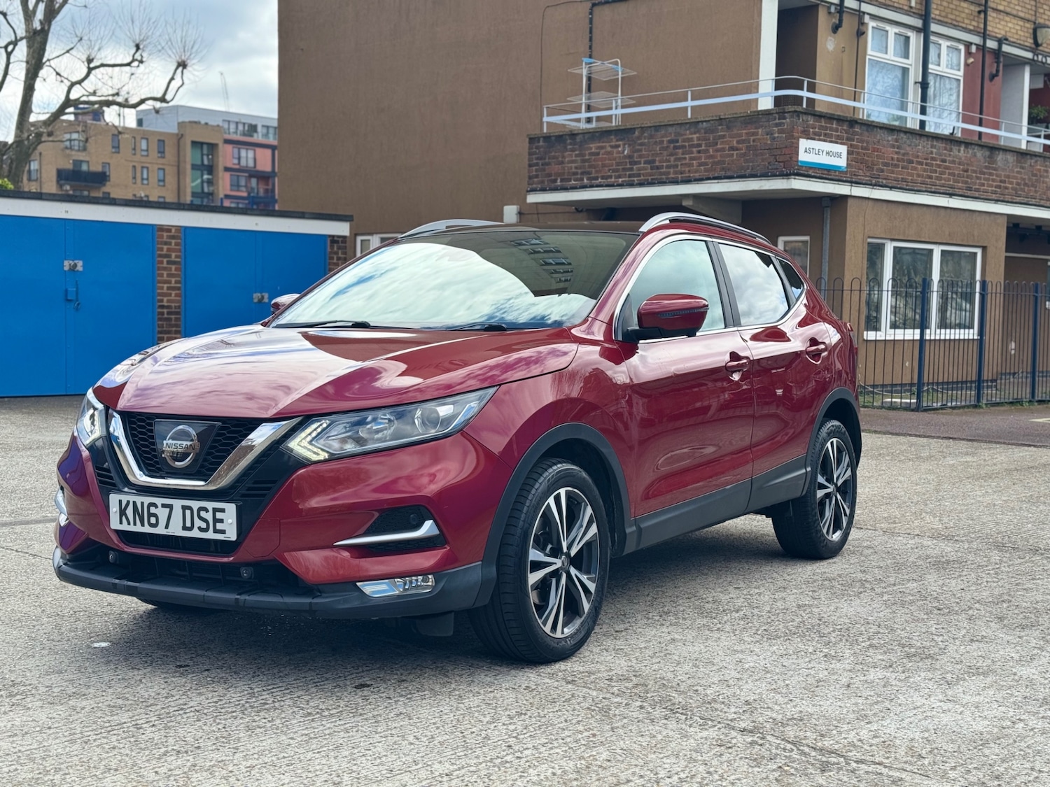 Used Nissan Qashqai 2017 for sale - 78112011: Photo 2