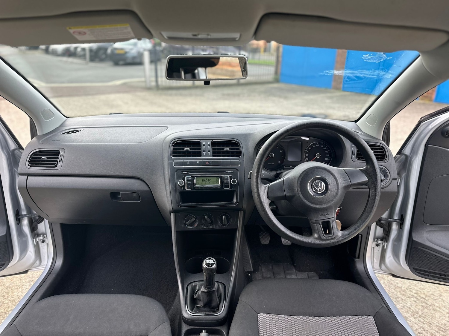 Used Volkswagen Polo 2010 for sale - 77632540: Photo 12