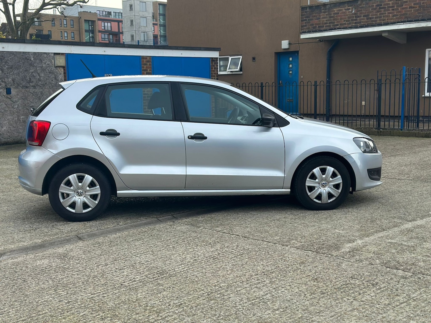 Used Volkswagen Polo 2010 for sale - 77632540: Photo 6