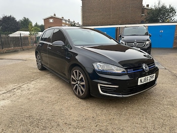 Used Volkswagen Golf 2015 for sale - 77792960: Photo