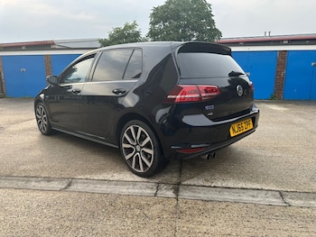 Used Volkswagen Golf 2015 for sale - 77792960: Photo