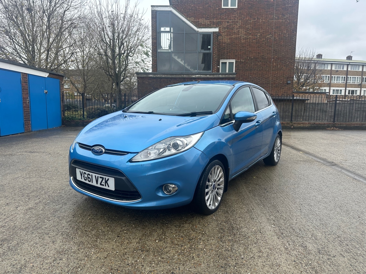 Used Ford Fiesta 2011 for sale - 76725548: Photo 2