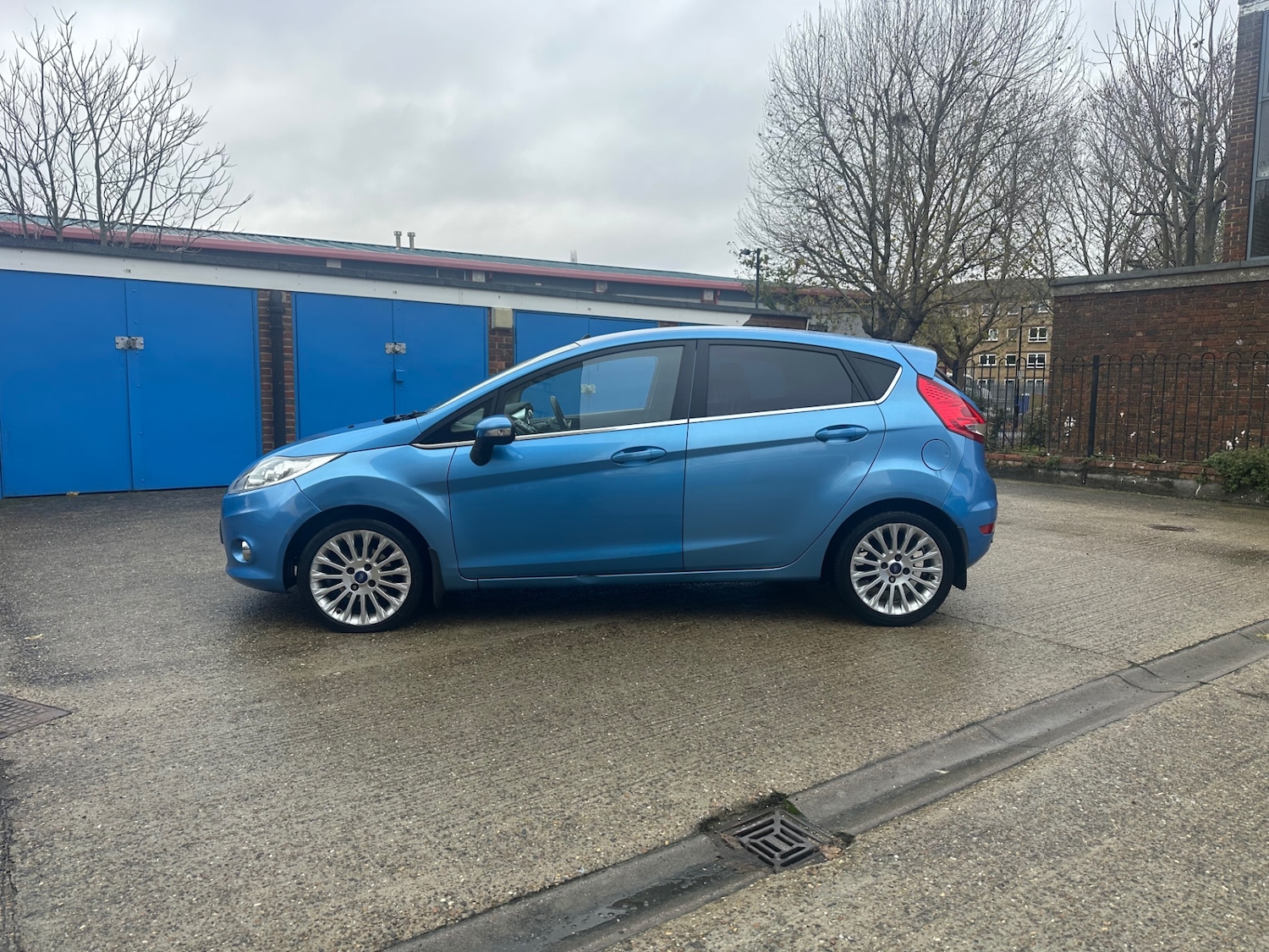 Used Ford Fiesta 2011 for sale - 76725548: Photo 6