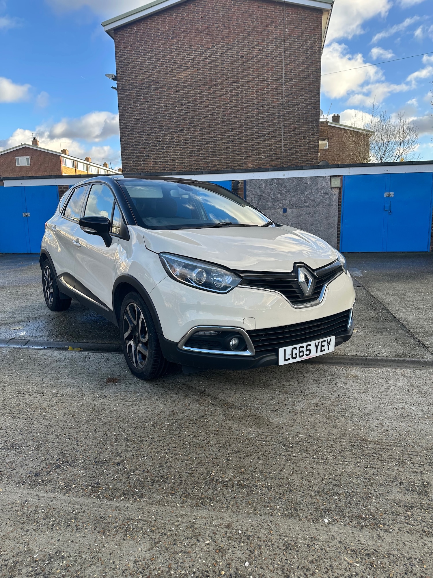 Used Renault Captur 2015 for sale - 76757019: Photo 1