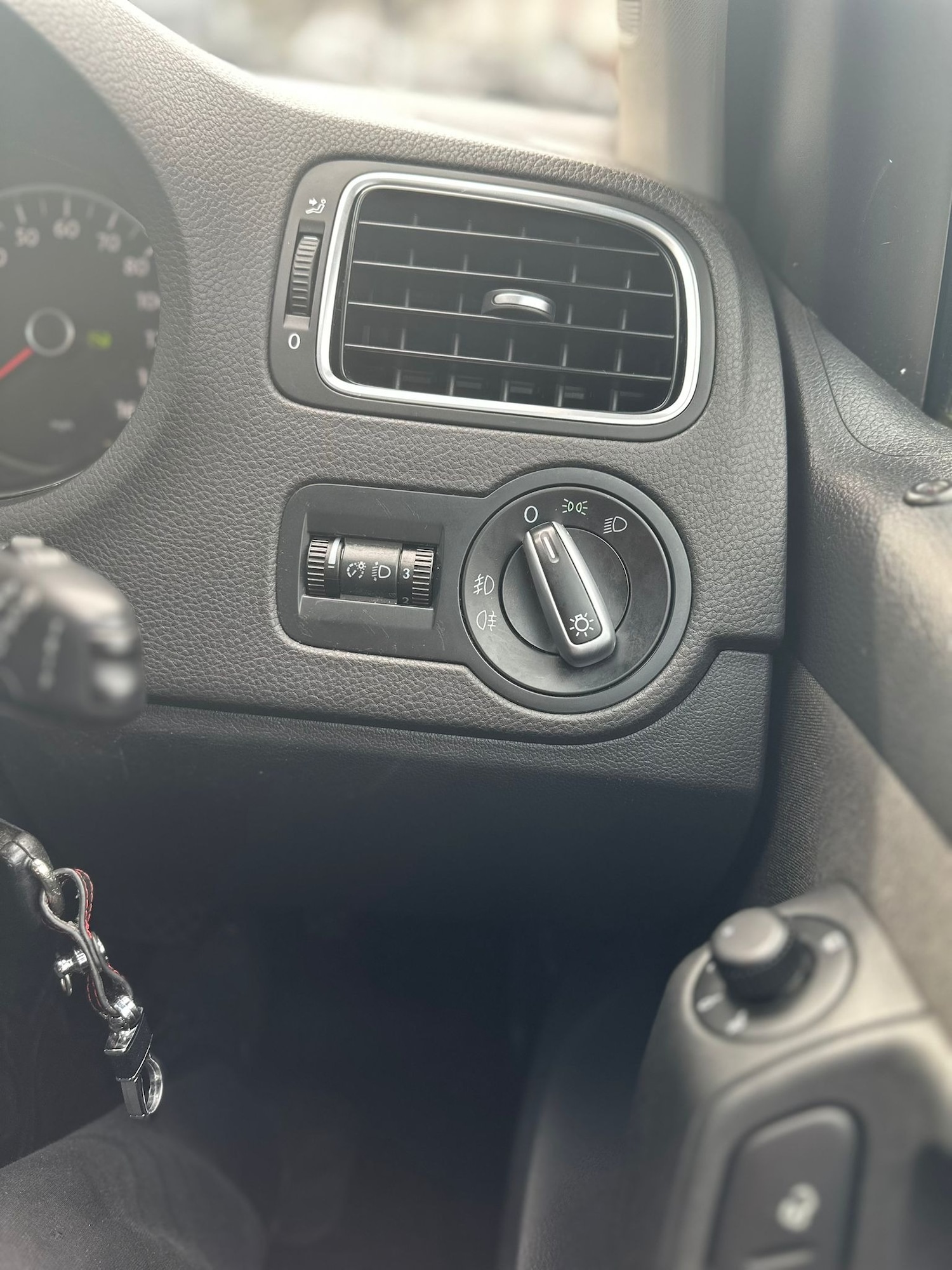 Used Volkswagen Polo 2011 for sale - 77807442: Photo 15