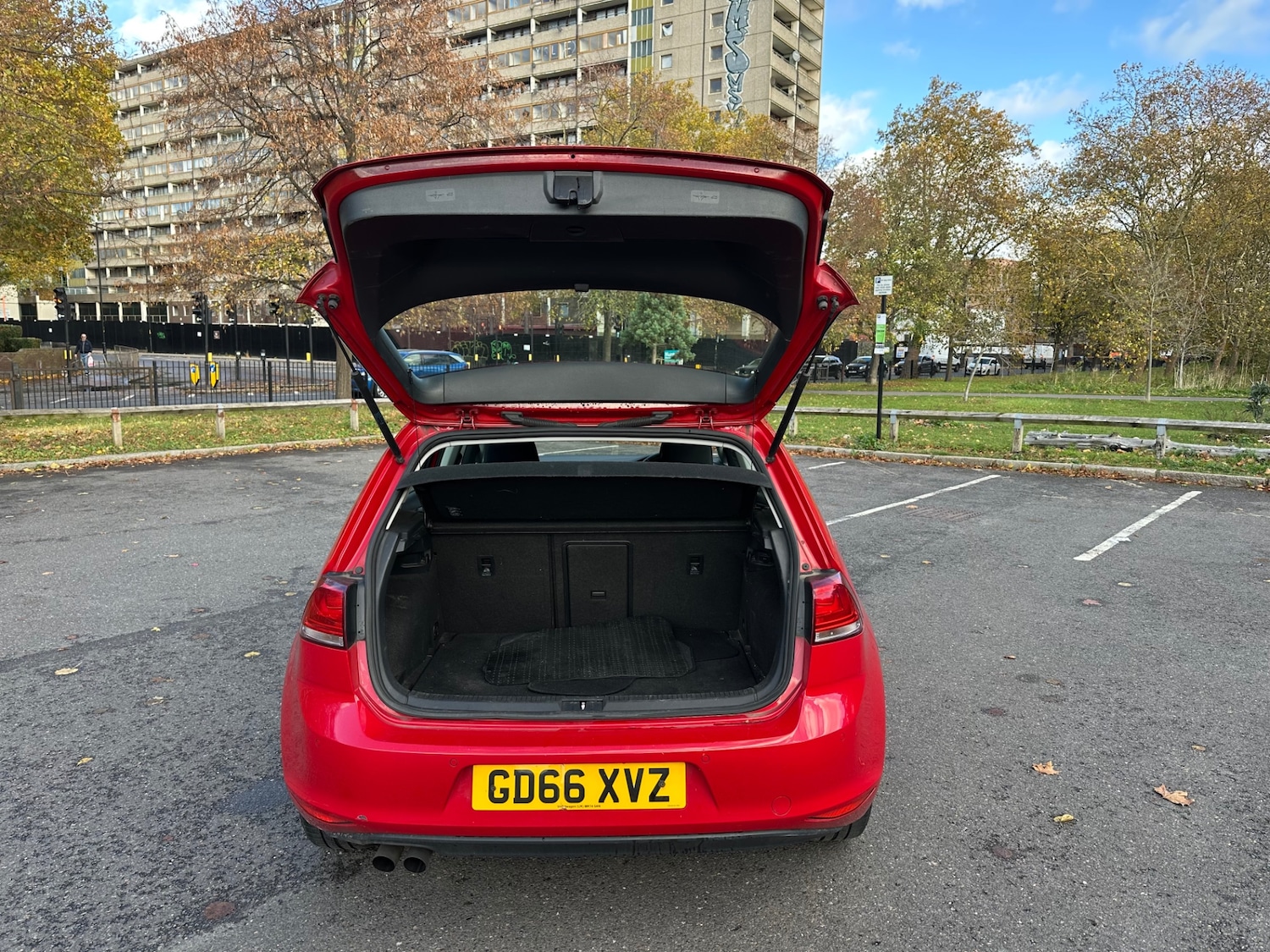 Used Volkswagen Golf 2017 for sale - 76440275: Photo 9